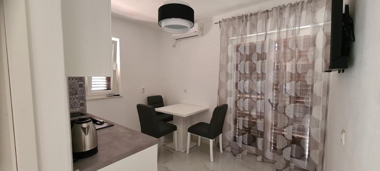 Apartments Orlic 萨利 外观 照片