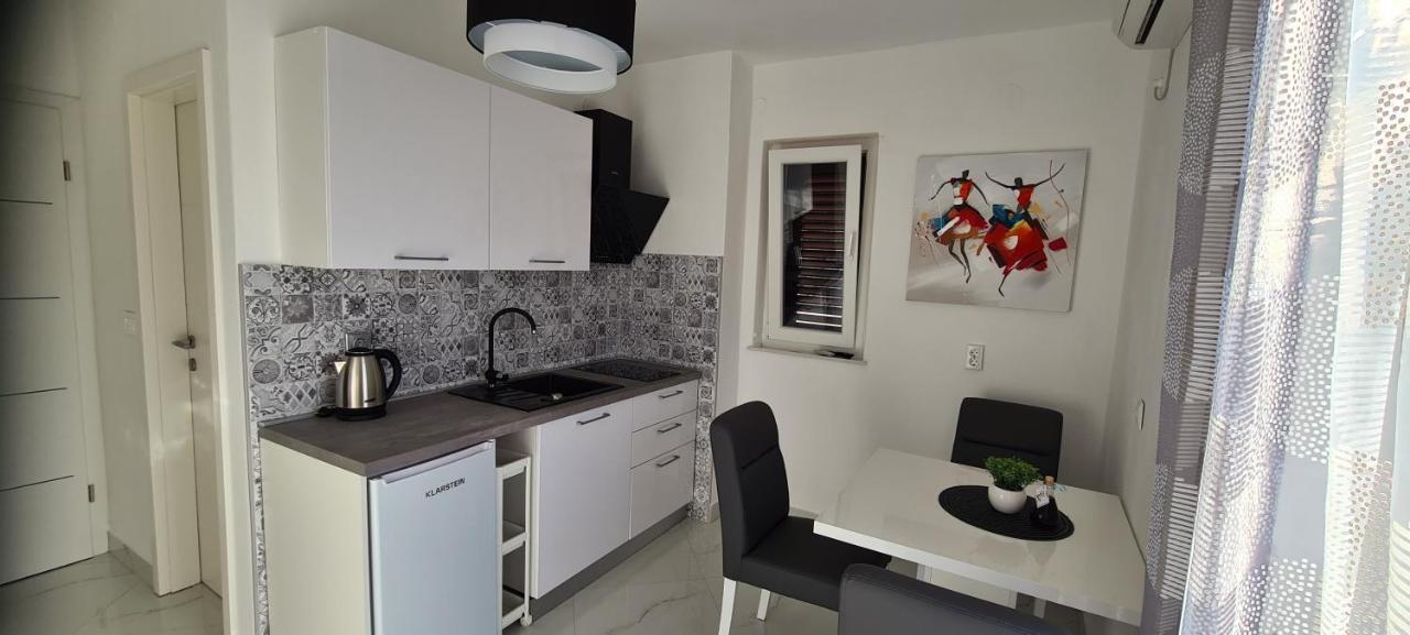 Apartments Orlic 萨利 外观 照片